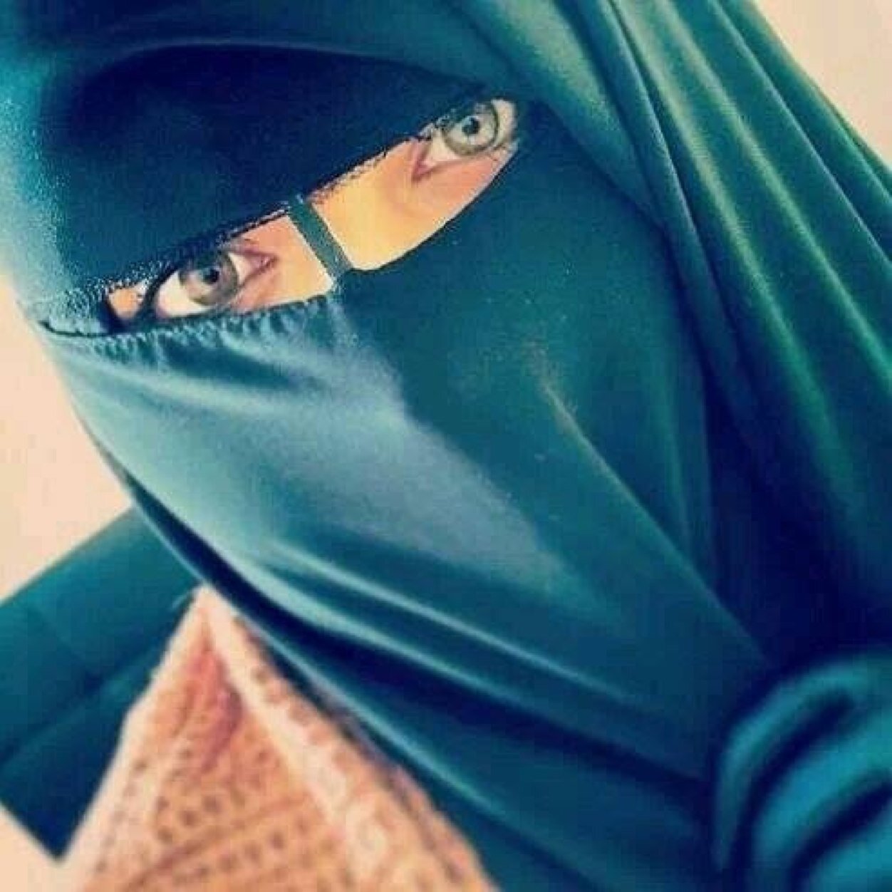 Sanitol_Rocma's profile picture. •Ne prend pas mon silence pour faiblesse , l'Islam ma apprit la sagesse ... -Hasbi'Allah-