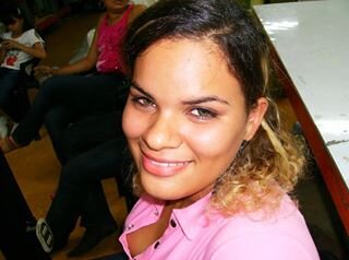 estudiante de Contaduria, vivo en maracay cual quier tema de conversacion es importante para mi... igual q las rumbas, el deporte y el sexo.jeje