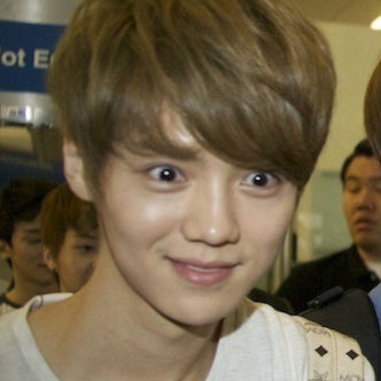 EXOペン.94line.無言フォロみあね(･_･;たくさん絡んでちょ(*^◯^*)
