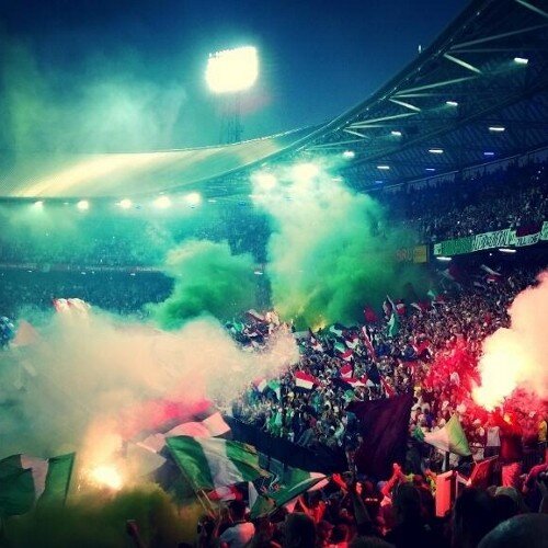 Feyenoord klant. Tegen nieuwbouw! De Kuip maakt Feyenoord ! Against modern football.Home and Away.
Gelukkig jaren 90 nog meegemaakt. #StopFeyenoordCity. Vak X