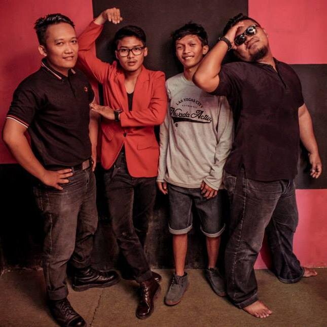 OFFICIAL PAGE OF HOT POLO - WE ARE WILD AND DANGEROUS - SKIN HEAD SKA - FIRST SINGLE AND VIDEO CLIP HONGIB - CONTACT 085225082878