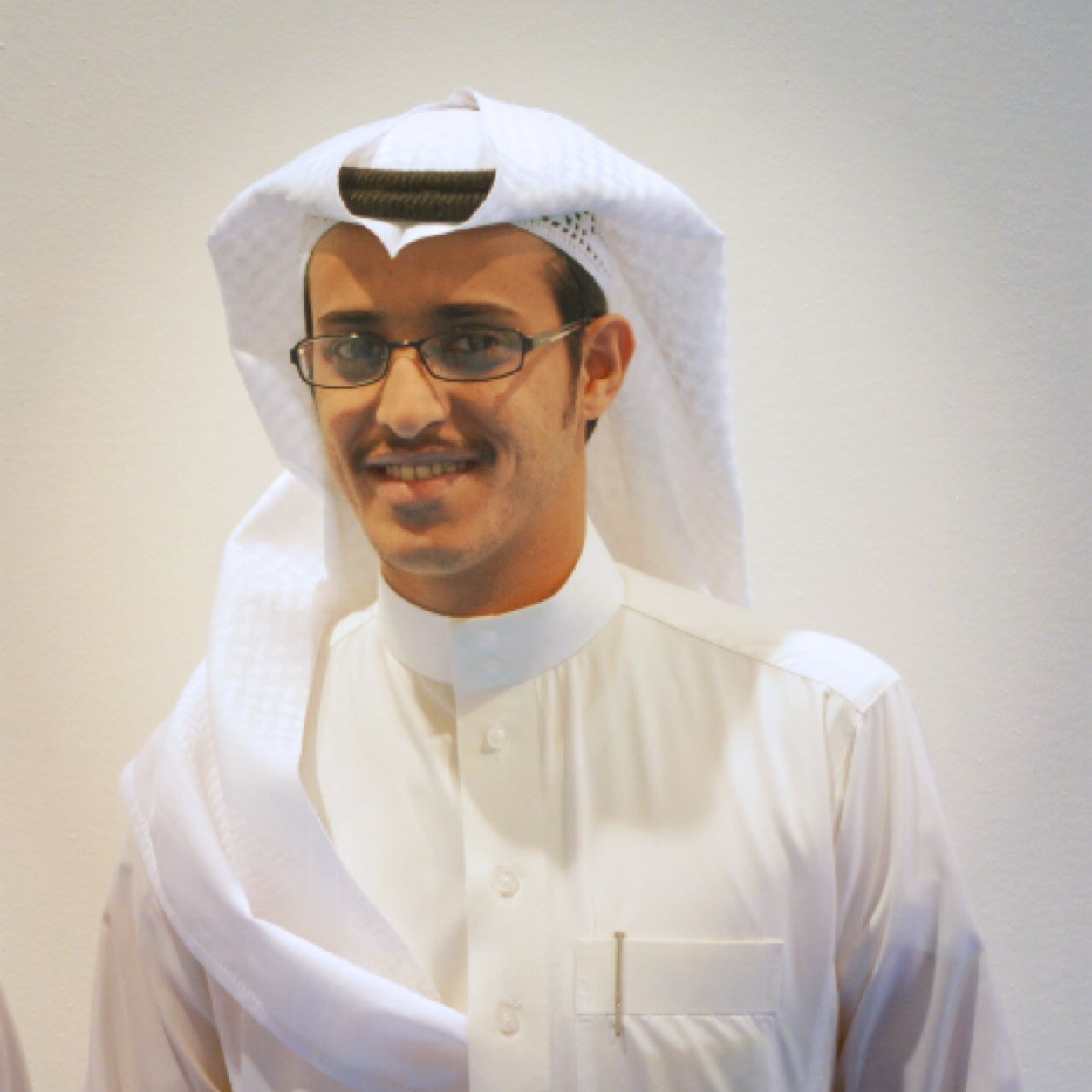 h_almazni's profile picture. 