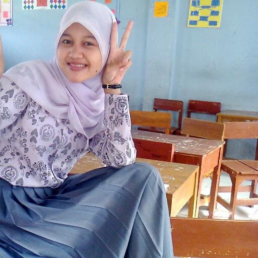 mirayulia28's profile picture. 