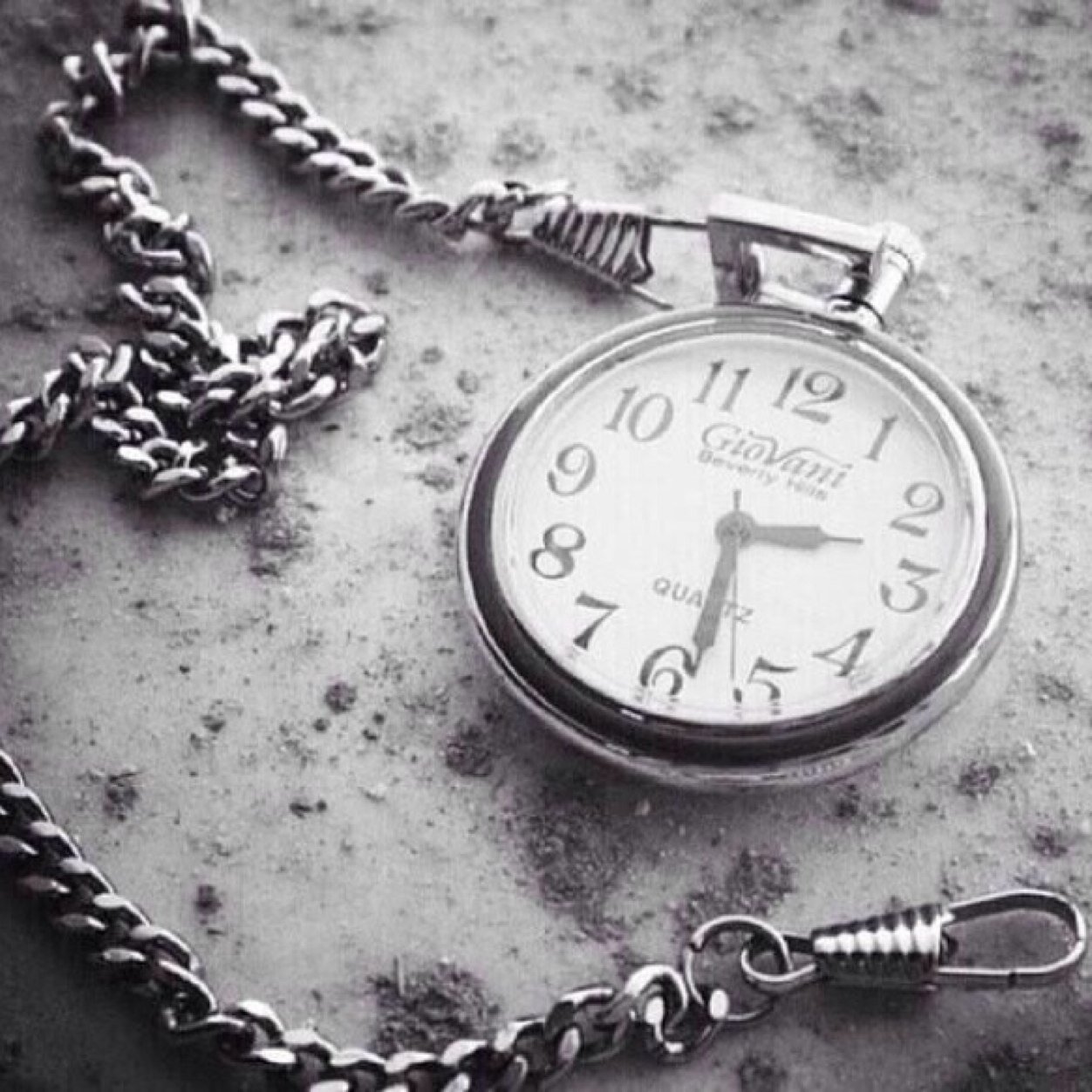 alriyadhgallery's profile picture. 