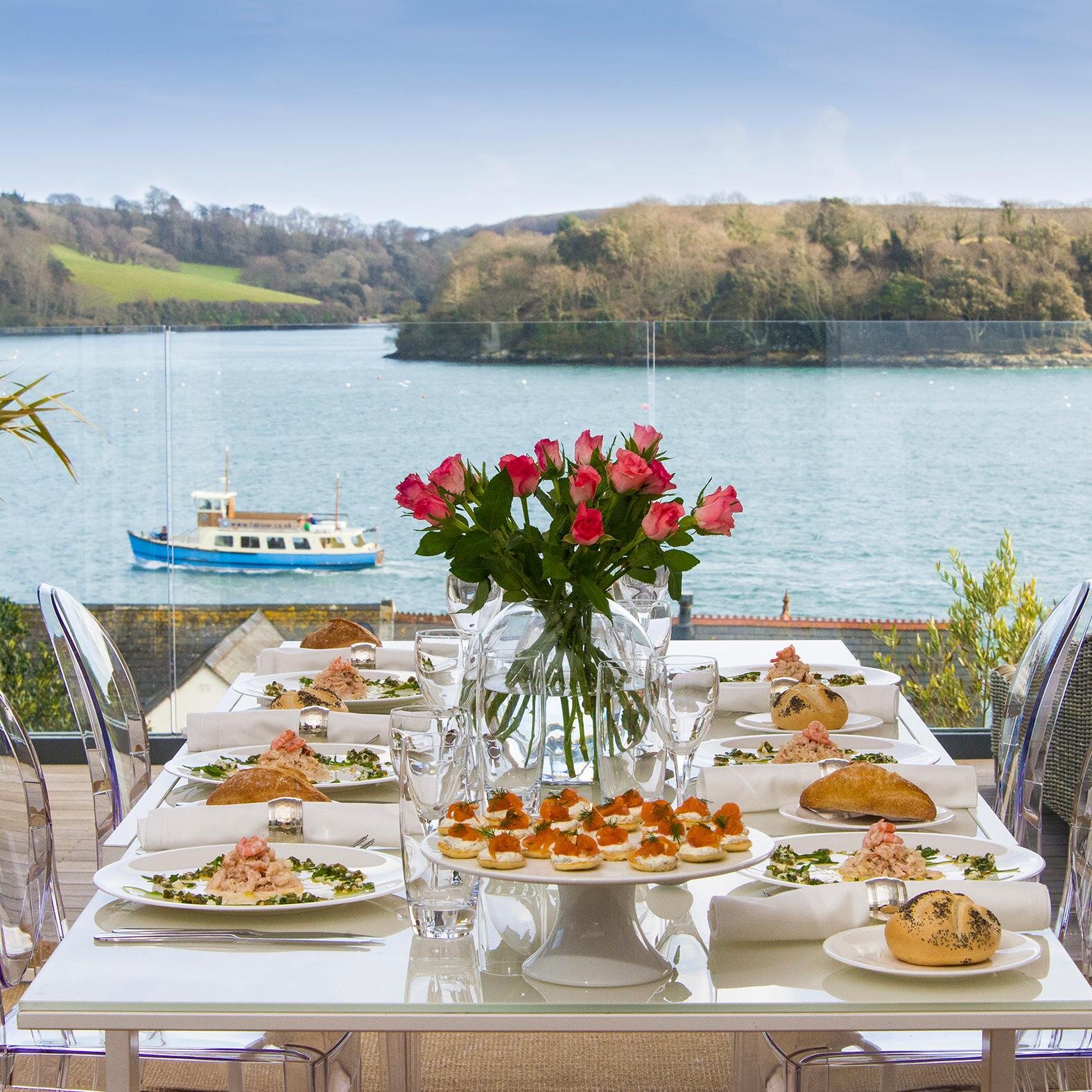 Boutique collection of private #holiday houses sleeping 2 to 12 in unrivalled luxury in #Cornwall on the idyllic Roseland peninsula.Let us #concierge your stay!