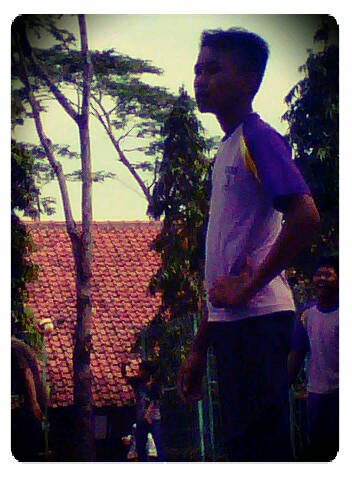 Feni Oktaviani||ketua Kelas||OSIS||Kelas IXB IXA||SMPN 3 Banyumas||Kedunguter||RT04RW02|| 13 Oktober 2000||Tomas Triyo Purnomo♥||Don't Judge miror!