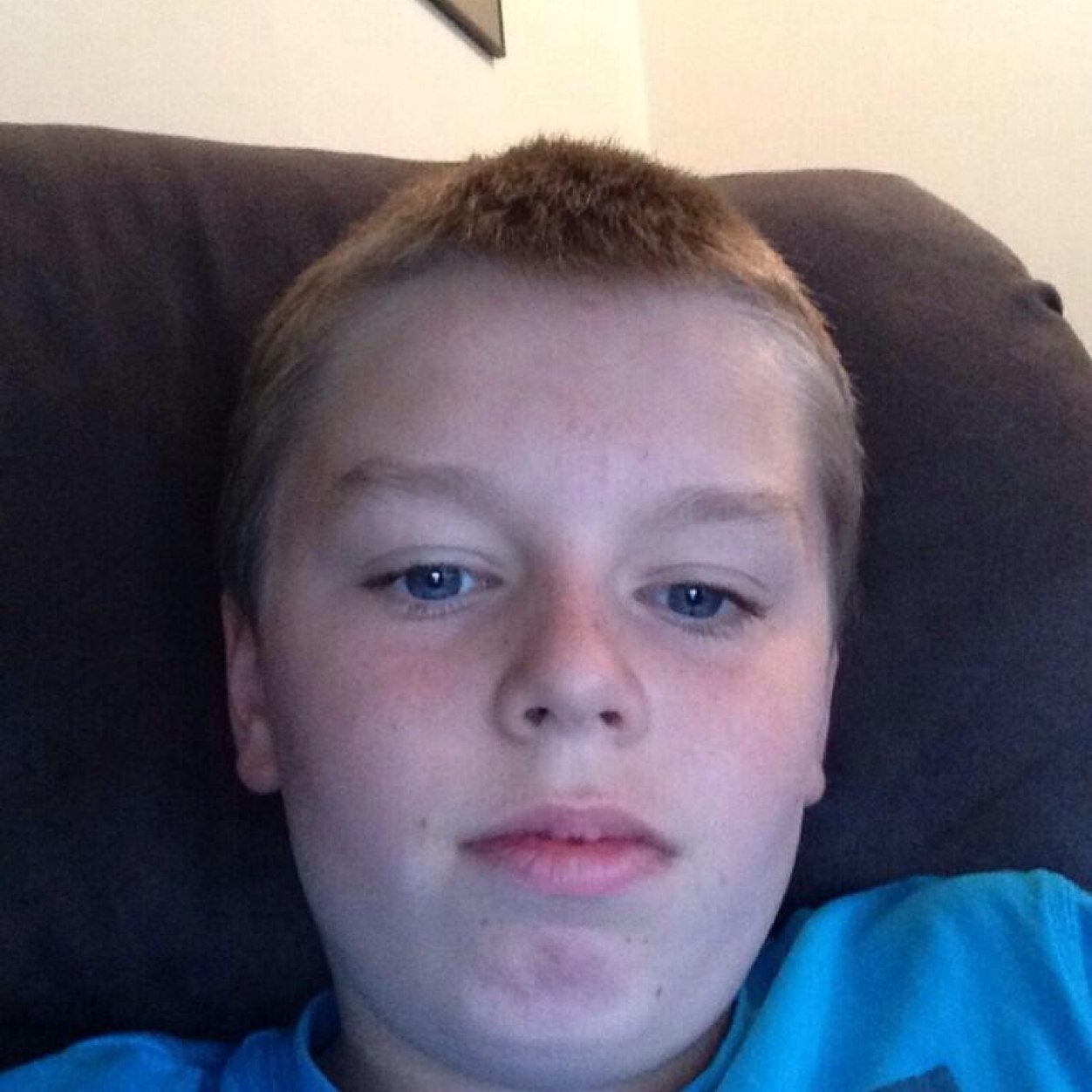 Hey guys mincrafter on pe i will send pics of it here/art/parkour/everybody please follow my sister H A Y L E Y i am a single australian melbourne guy who is 11