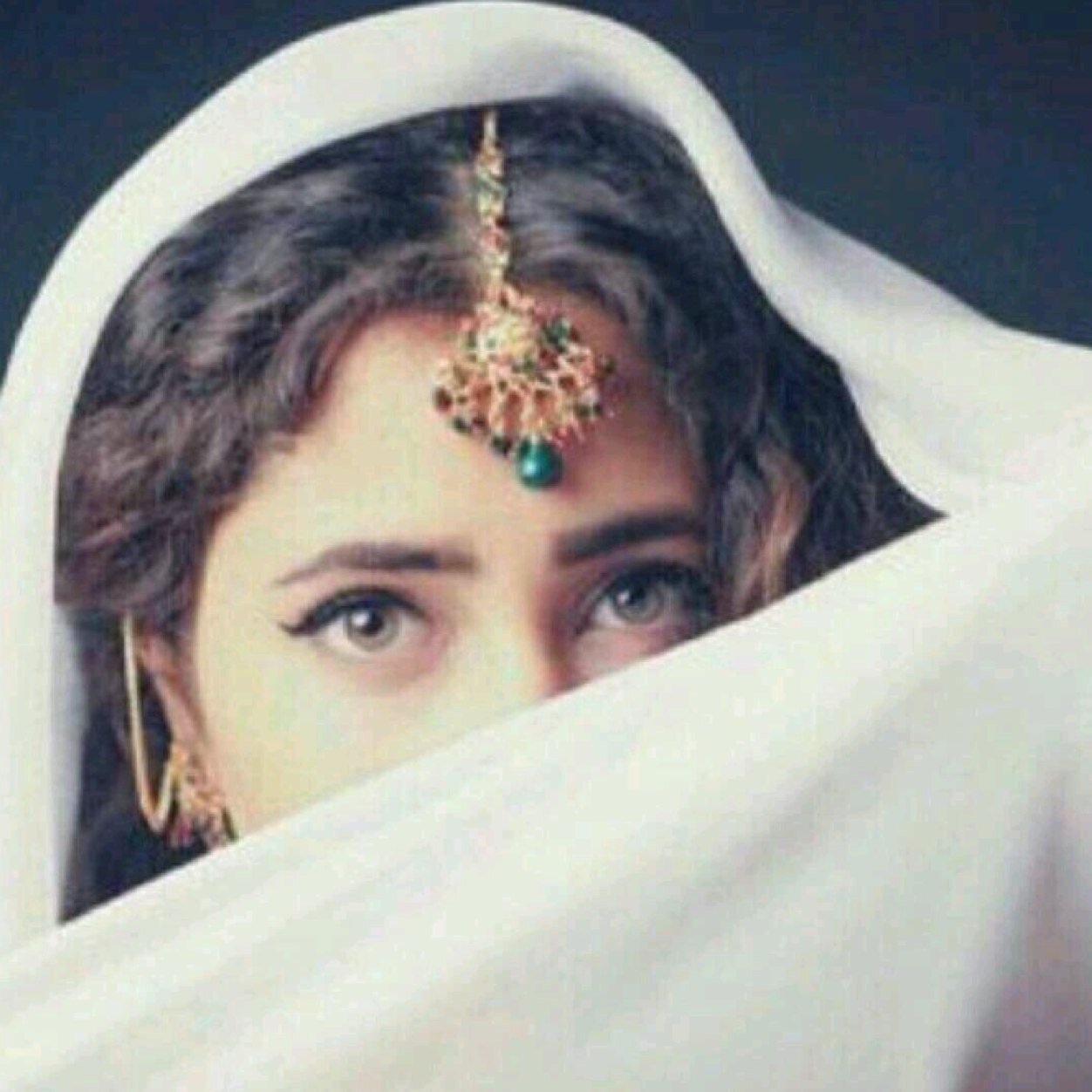 ولا حبيبه مثل امي لو بحثت دهرا