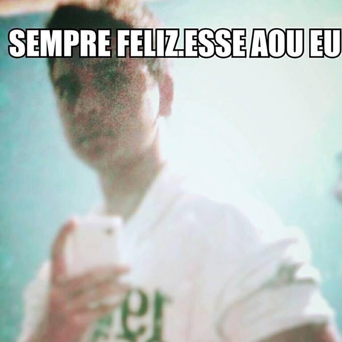 saopaulino,18,adoro joga futebol,toka violao,lutar muay tay rok,eletronika,sertaneja,e to ao lado de meus amigos pra qualquer coisa se kiser saber mais segui!