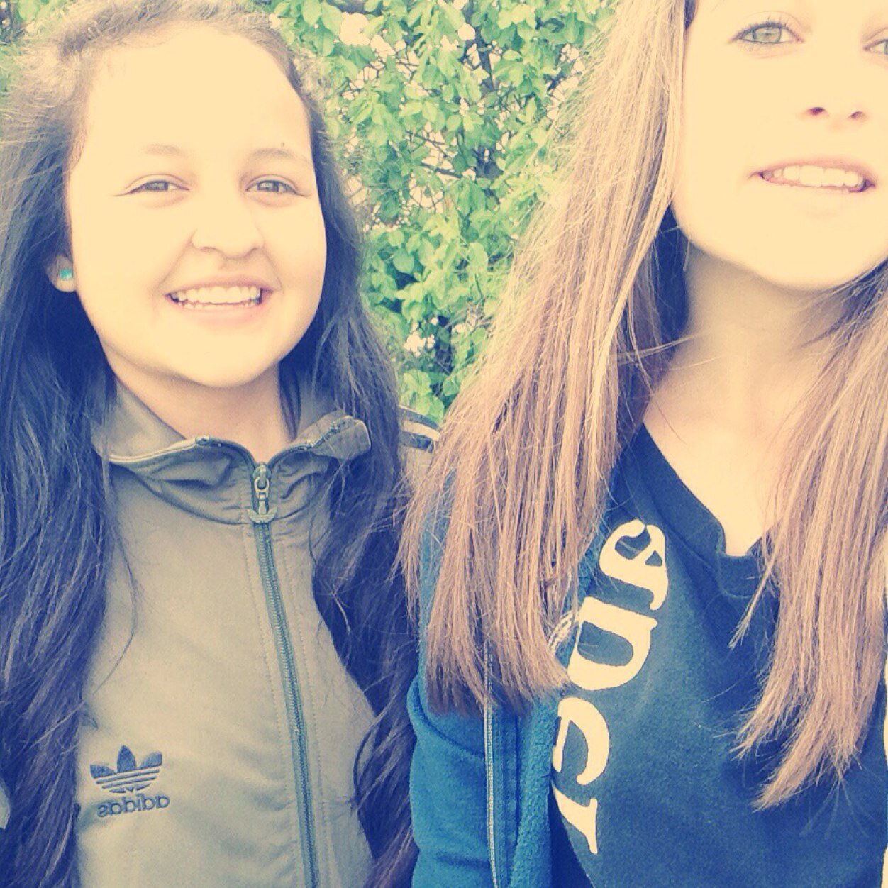 val_munoz0717's profile picture. 