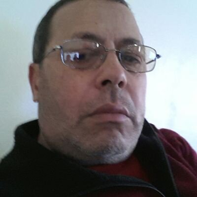 marocain. né le 10-2-1952 à Safi. marié, 3enfants. Retraité en 2012..ex.cadre  du ministère de la jeunesse et des sports. Études littéraires et juridiques.
