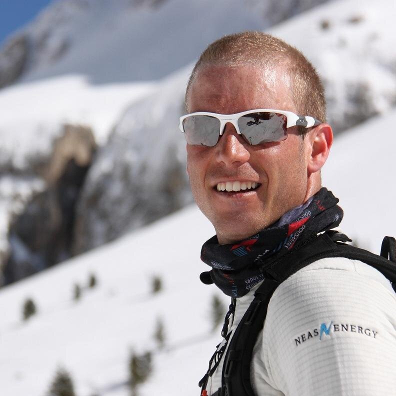 My name is Nikolaj Niebuhr I’m a mountaineer with a handicap, I’m paralyzed on the right side of my body. This site tells about my expeditions and ski trips.