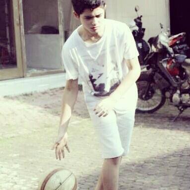 Aliando45S's profile picture. Official new account twitter of Aliando syarief Ganteng Ganteng Serigala Thx ;)