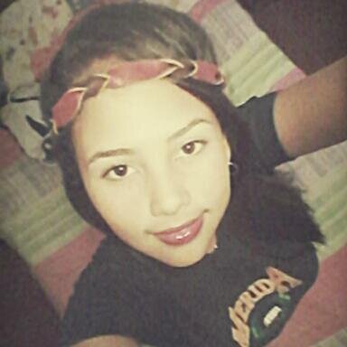 Holaa..me llamo mileibys.. me puedes decir Chiquii.. me gusta la musiica.. no soy floja naci cansada..Jeje soy super divertida, carismatica.. :* Sigueme&teSigo