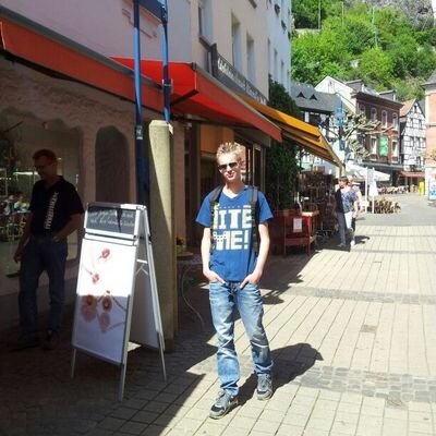maurice Lambillion/ 18jaar/ NF=NFB  / whatsapp  vraag maar/ HARDSTYLE &HARDCORE♥