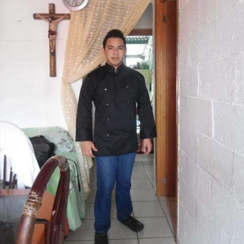 amo el futbol, el es mi viida, y de la unica que depende mi estado de animo es el FUTBOL!!// futuro cheef :3