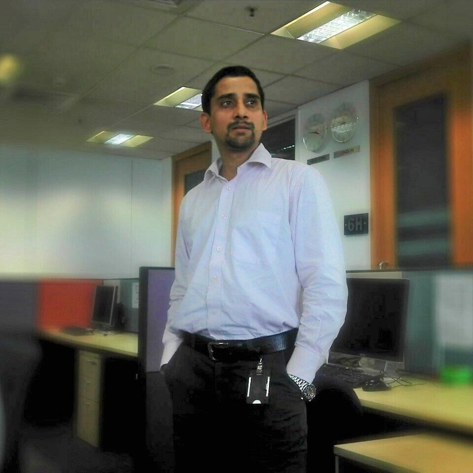 Systems Engineer by profession, filled with creativity! Crazy about bikes, worse more about cars! In love with dogs, but find humans tolerable too!
