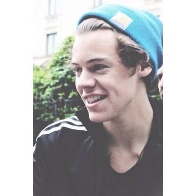 with lukey and never ever gonna leave him. trust me I wont break your heart