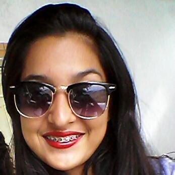 Sou pessoa Amiga,sincera,legal,cheia de defeitos,desaforenta,falo na cara nada de indireta comigo num rola estressada...Mais alem de tudo amo minhas amigas ....