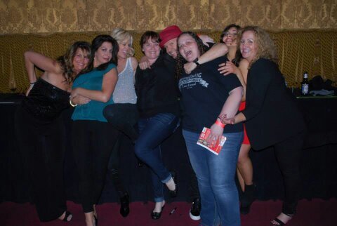 NKOTB! Awesome Aunt! Giggler! Family! Animal lover! Doctor Who! Friends! Chocolate! ♥