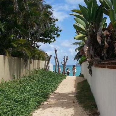 lovegirl_1106's profile picture. 旅行、グルメ、音楽大好き…❤️
2003年に出会ったソン・シギョンssiの歌声に一聞？惚れ…CNBLUEも、インディーズの頃から応援してます❤
呟き少なめ&いいね！多め…ですが、
よろしくお願いします~^^