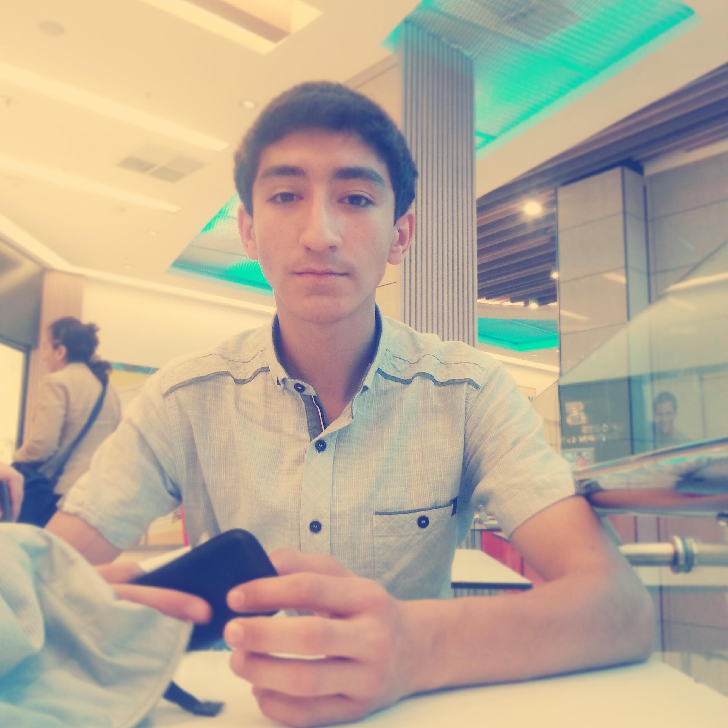 Dogann_H's profile picture. Birisinden etkilenmek için zamana gerek yoktur sadece bir kere bakışmak yeterlidir.