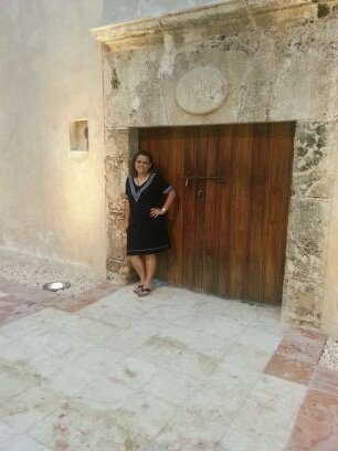 RosaVillagr's profile picture. 