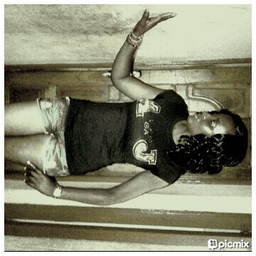 Amy09650's profile picture. I dnt luk down on people except I luv deir shoes