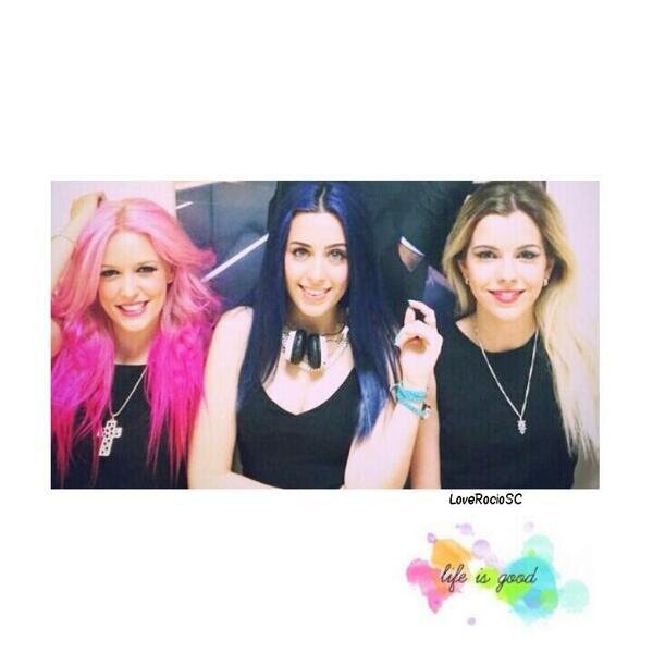 sweetcarefab's profile picture. De sus cover de youtube, a un escenario~