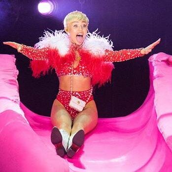 1dlove_carol's profile picture. nao me julgue sem ao menos saber minha historia 
-demi lovato