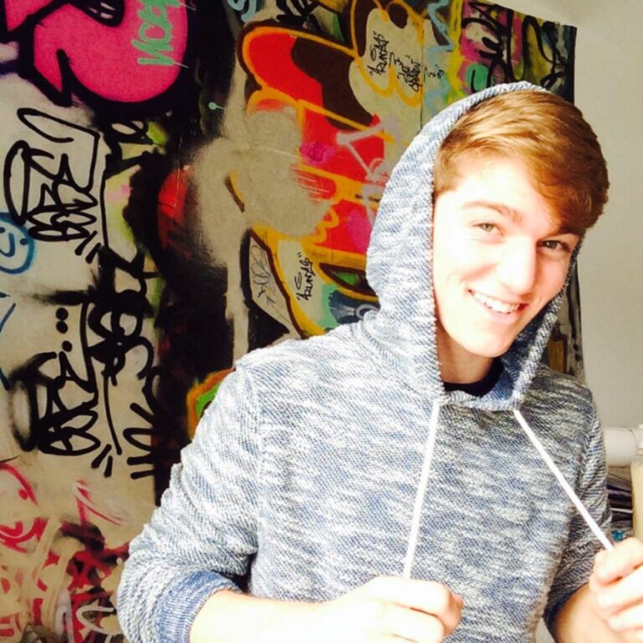 GetToThePointee's profile picture. Whats the point of living if you can't dance.