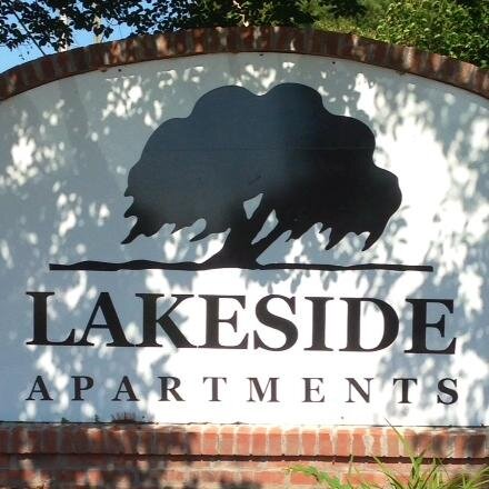 Relax and enjoy a comfortable apartment living style at the best price in town and escape into a world of your own at Lakeside. 877-417-1518