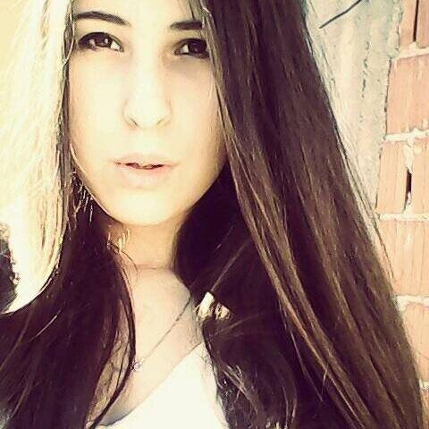 I'm from Croatia and I'm dancer... Directioner 
 :)) Follow me i follow back :)