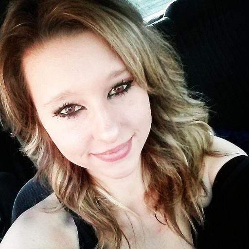 22 - Elvis Presley Lover - Ukrainian Beauty - Taurus