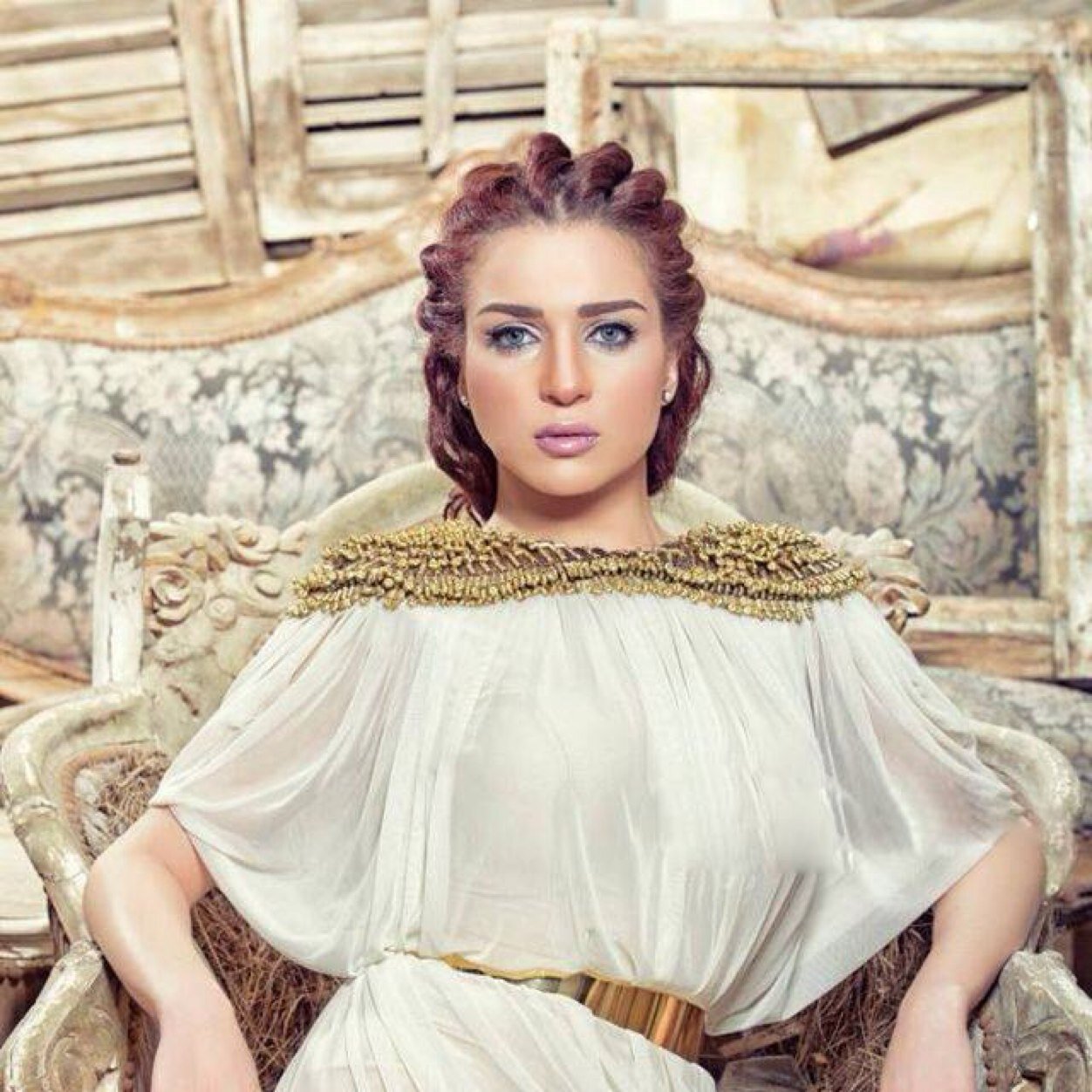 متطفله