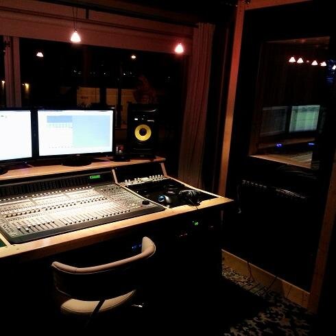 VMHollywood's profile picture. Our Video Marketing Hollywood Team makes it easy & cost effective to increase traffic and improve sales on your website!  Video Marketing Los Angeles area!