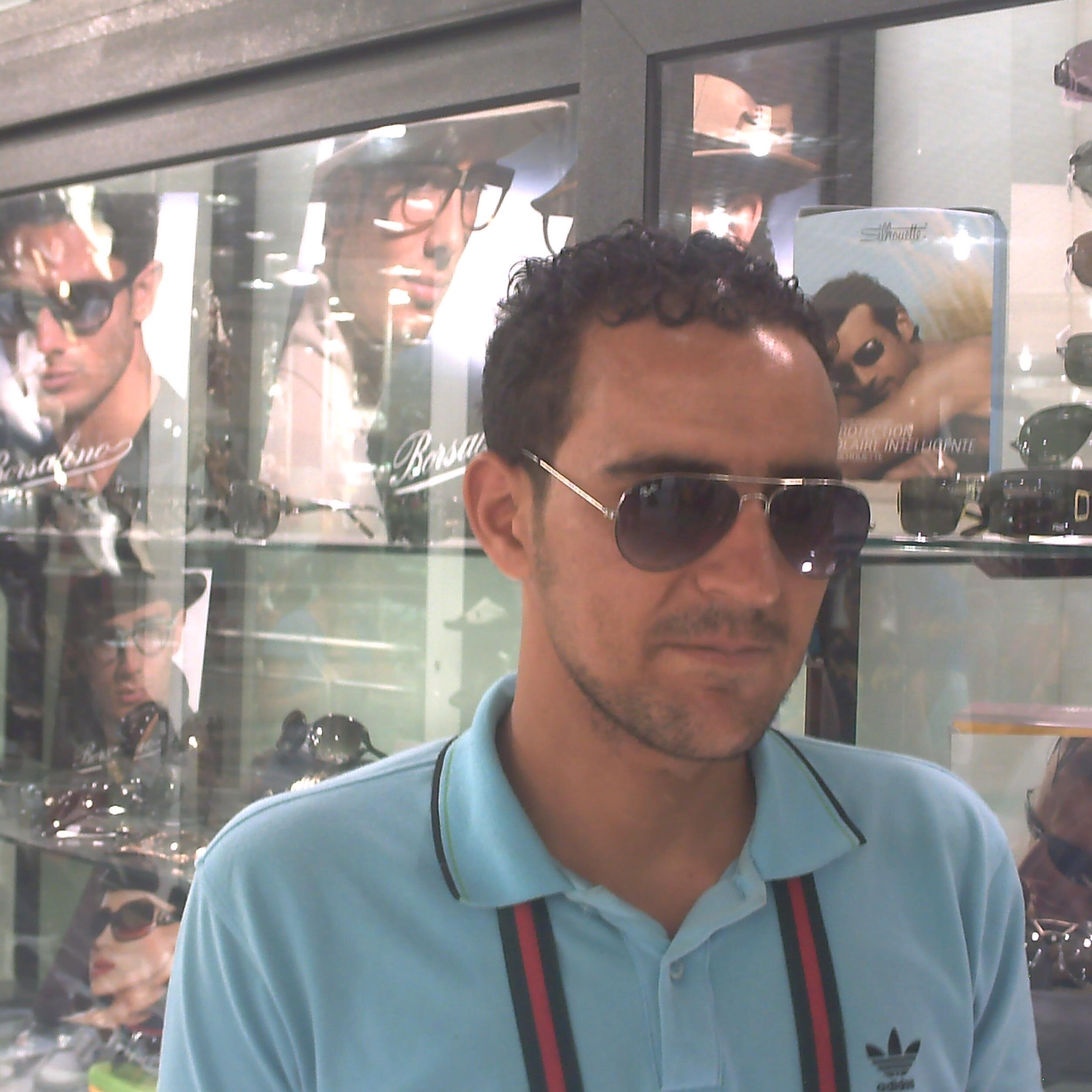 tawfik_essid's profile picture. 