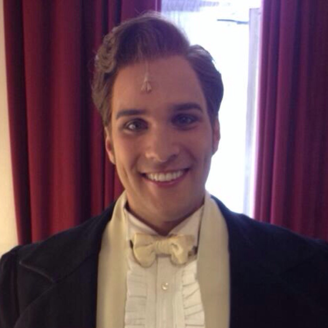 Fan page for the amazing @antonyhansen who recently was 1st cover Raoul in Phantom, London. Exciting news to be announced soon!