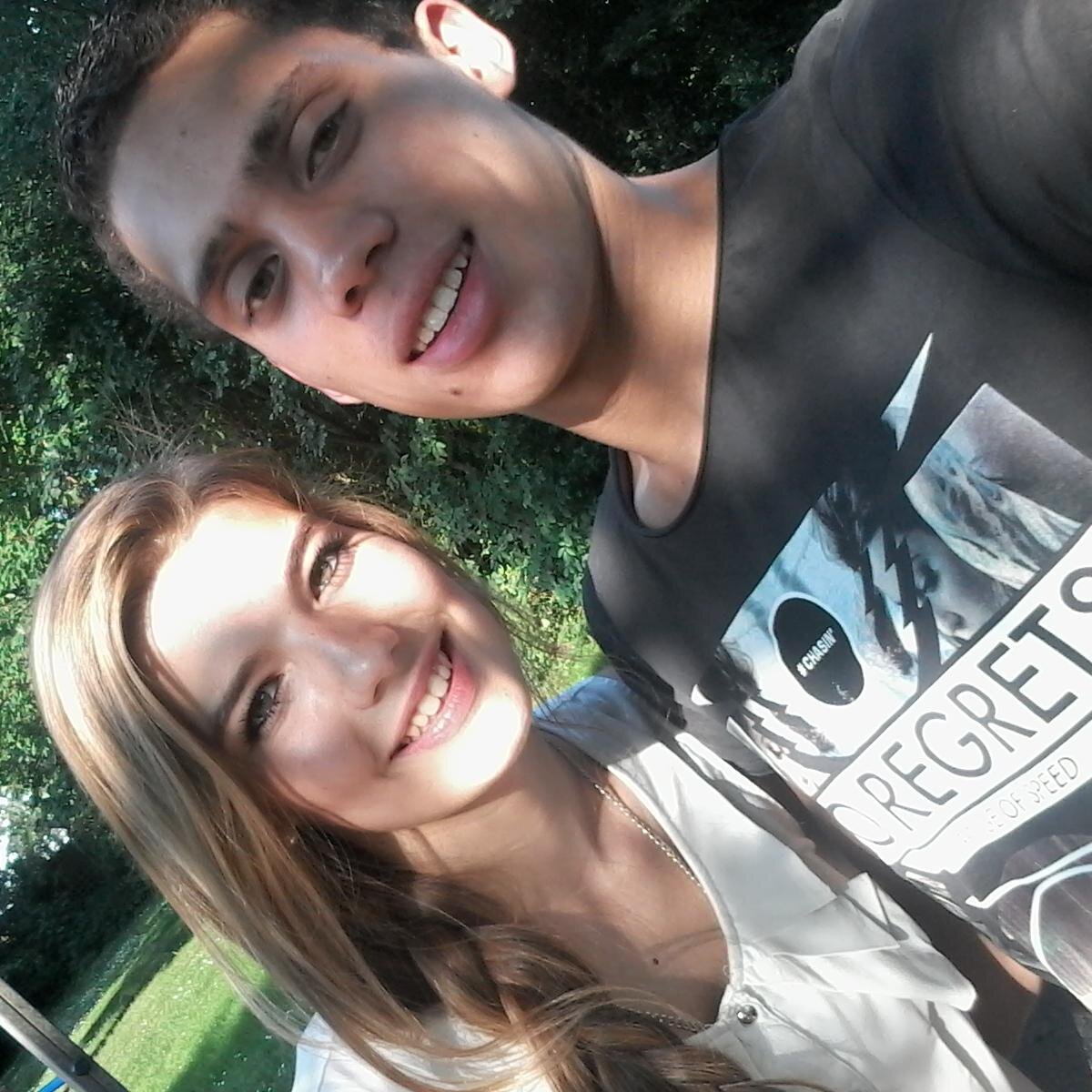 Lieffiee k hou super veel van jou! je bent mn allerbeste vriendin & k zou niet meer zonder je willen Je bent mn zusje bff en ook zoveel meer xxDemi