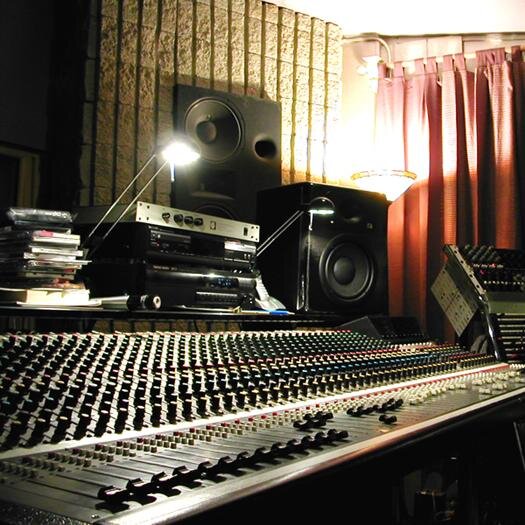 Digital and analog recording studio located in North Hollywood. We like music.