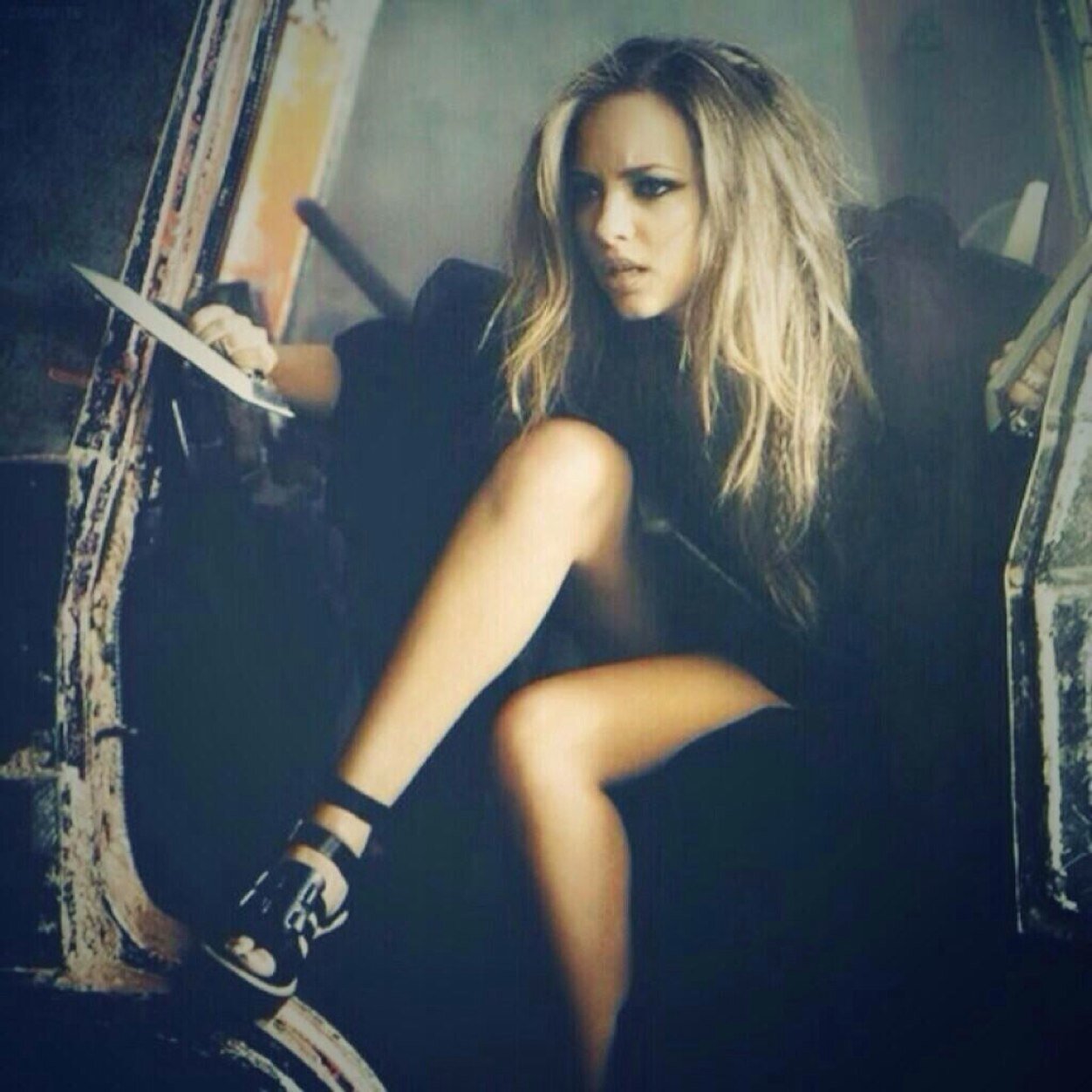Free follow from @JadeThirlwallFL. Go follow her!