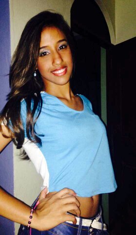 I'm very happy, i love hanging out with friends, parties and everithing fun... :*