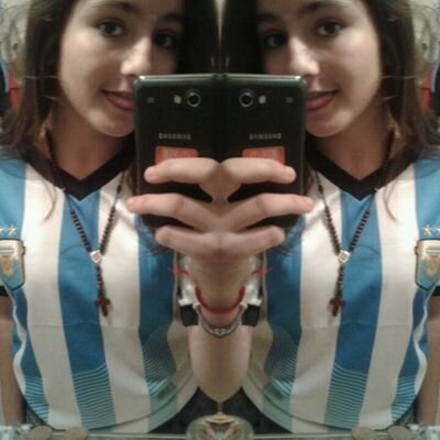 El amor no necesita ser perfecto. Solo necesita ser verdadero♥.