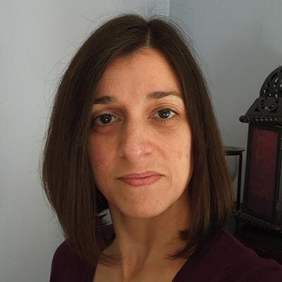 Graphic designer, mother to 3 boys, knitter, Formula 1 fan, RA4MC fan.