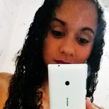 E a gente vai vivendo novas histórias, abrindo novos sorrisos e seguindo em frente.