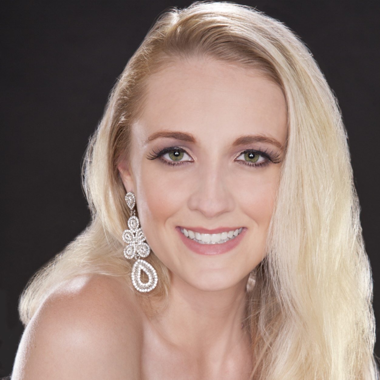 MissLI2013's profile picture. Former Miss Long Island 2013. 
Ultimate Crown Productions, Inc.