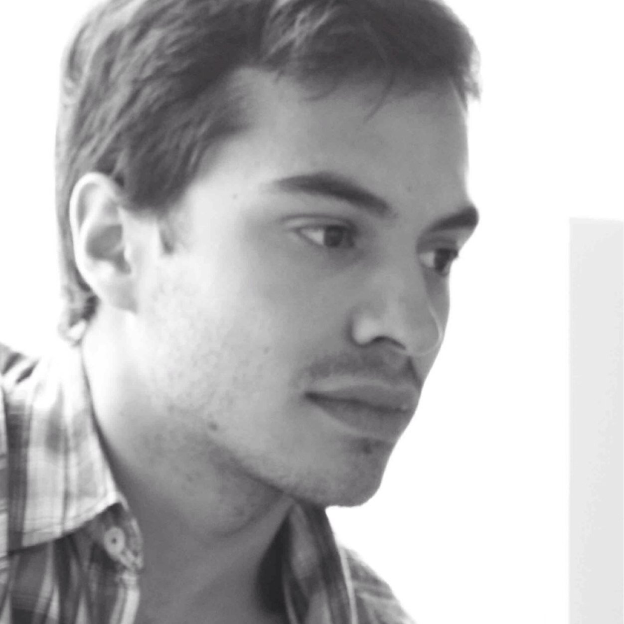 AlvaroAbrilVela's profile picture. Granadino de 26 años, licenciado en Bellas Artes, bordador y proyectista de arte cofrade entre alguna de mis facetas profesionales, y en continua formación.