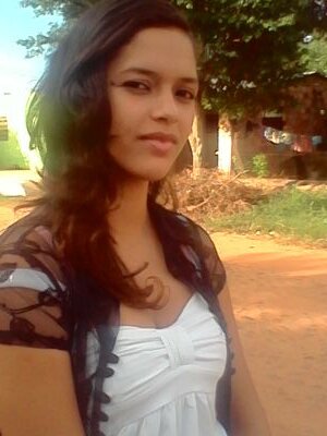 alegre..risueña...amigable... critica