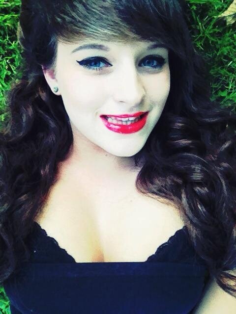 DitzieeDannii's profile picture. Daniella Penny Flint..  Blue Eyed Brunette With A Fun Ditziee Side   New Account .. Follow , Message Me I Don't Bite ! Just Nibble !!