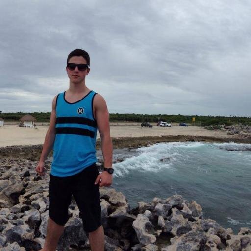 16 y/o, passion for lifting and mobile tech. Throw me a tweets and rts and I'll throw some back.
